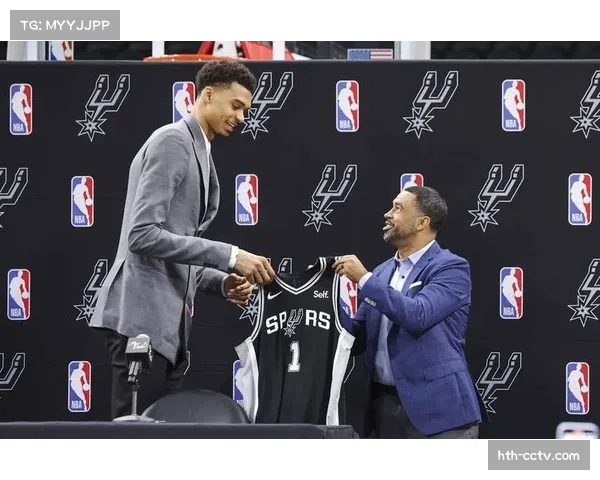 马刺139-120击败独行侠,文班亚马送出7次封盖